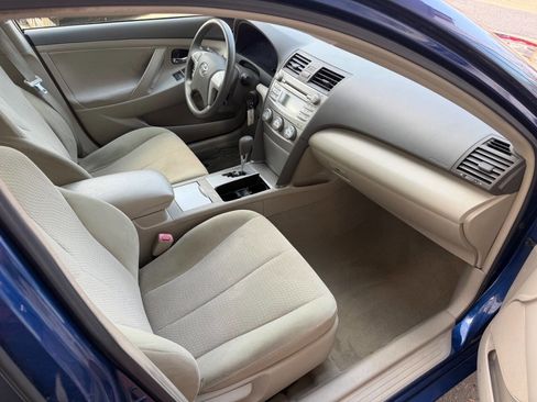 Used 2011 Toyota Camry LE image 20