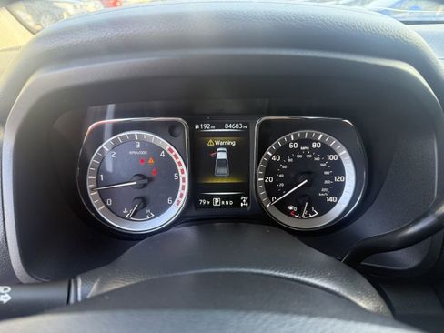 Used 2017 Nissan Titan S image 10