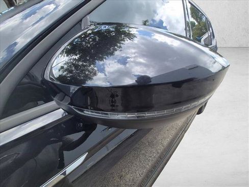 Used 2021 Volkswagen Tiguan SE R-Line FWD image 6