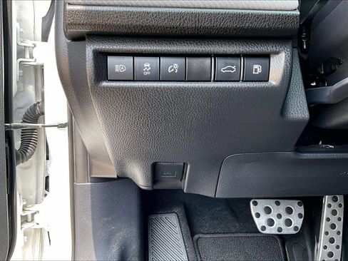 Used 2025 Toyota Camry SE w/ Convenience Package FWD image 32