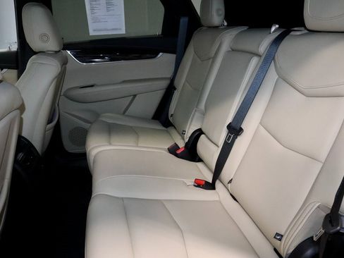 Used 2019 Cadillac XT5 Base image 21