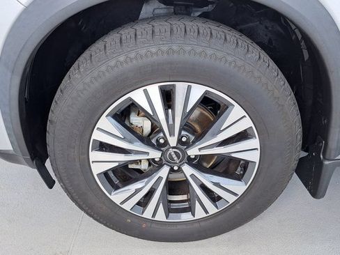 Used 2023 Nissan Rogue SV FWD image 29