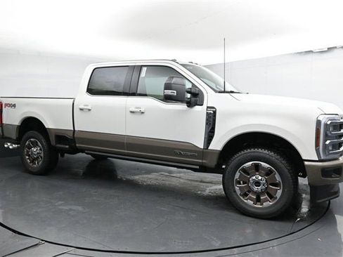 New 2026 Ford F350 King Ranch w/ FX4 Off-Road Package image 3