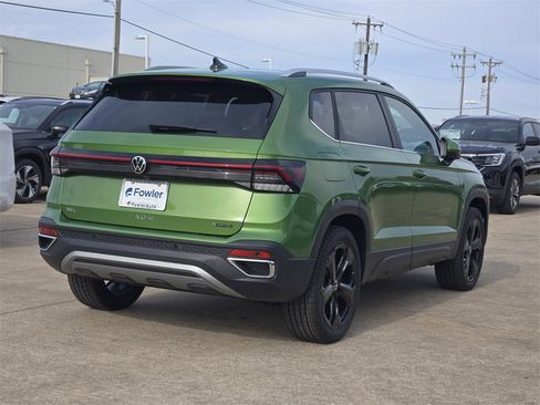 New 2026 Volkswagen Taos SEL image 4