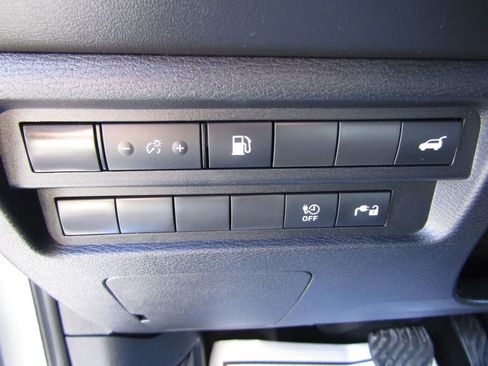 Used 2023 Mitsubishi Outlander SE image 14