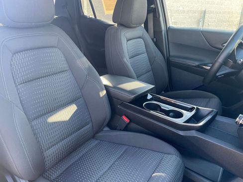 Used 2025 Chevrolet Equinox LT image 35