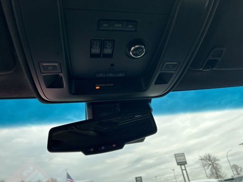 Used 2016 Cadillac Escalade ESV Platinum image 32