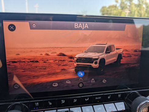 Used 2024 Chevrolet Colorado ZR2 w/ ZR2 Convenience Package III AWD/4WD image 32