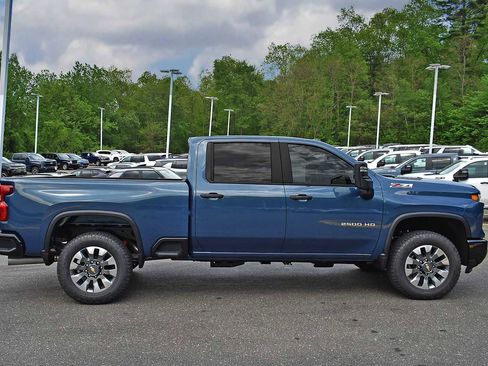 New 2026 Chevrolet Silverado 2500 Custom w/ Custom Value Package AWD/4WD image 6