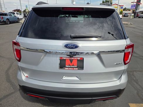 Used 2017 Ford Explorer 4WD image 4