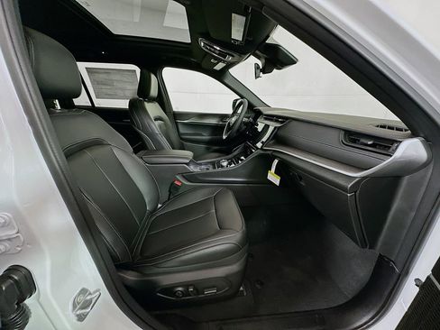 New 2026 Jeep Grand Cherokee Limited image 23