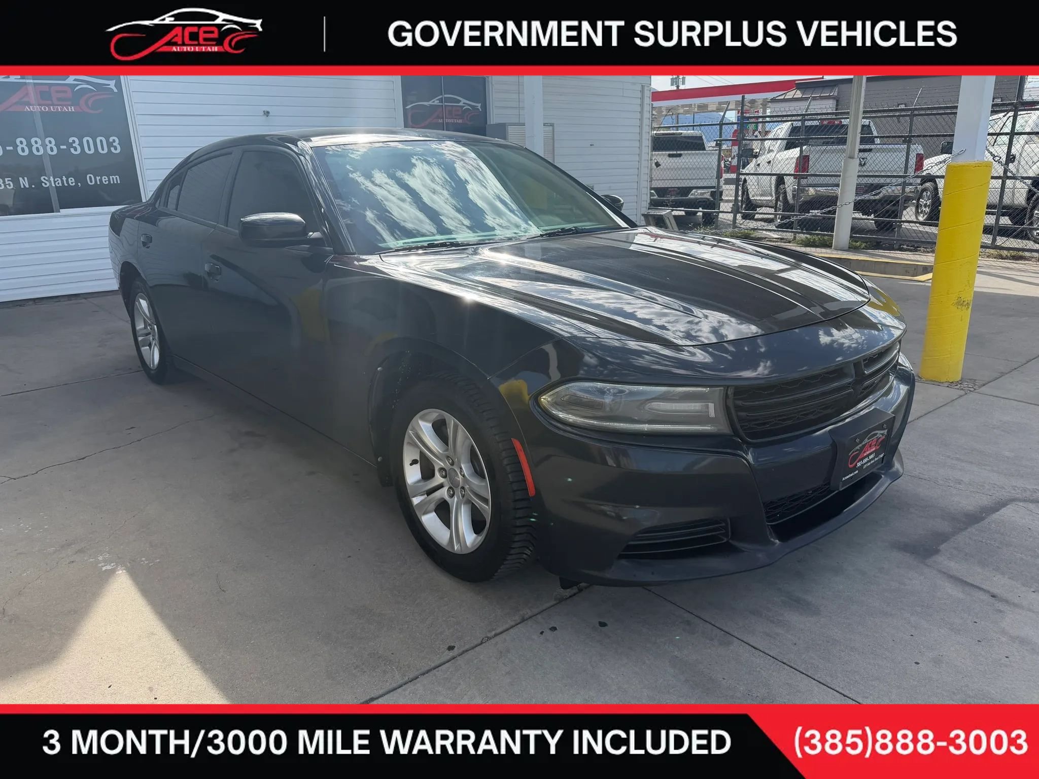Used 2019 Dodge Charger SXT w/ Travel & Safety Group RWD image 3