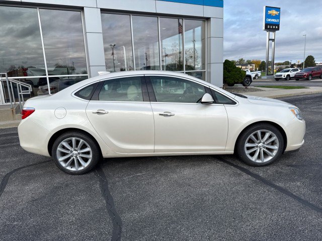 Used 2016 Buick Verano Leather w/ Driver Confidence Package FWD image 2