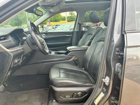 Used 2022 Jeep Grand Cherokee L Limited AWD/4WD image 16