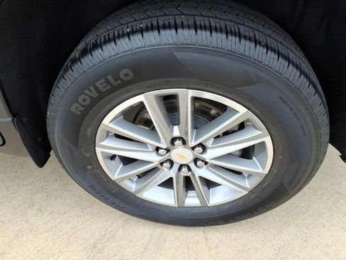 Used 2023 Chevrolet Traverse LT AWD/4WD image 20