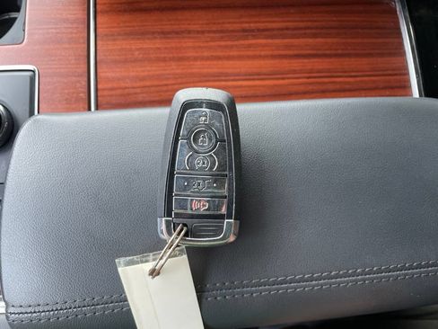 Used 2022 Lincoln Navigator Reserve AWD/4WD image 26