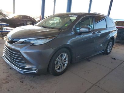 Used 2021 Toyota Sienna Limited