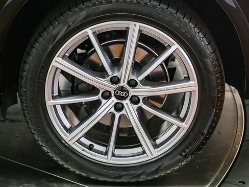 Certified 2022 Audi SQ5 Premium Plus w/ Premium Plus Package AWD/4WD image 11