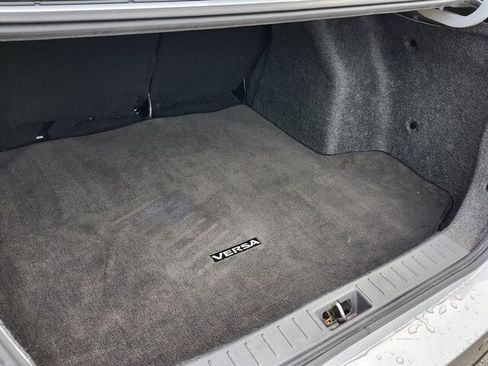 Used 2020 Nissan Versa SV image 29