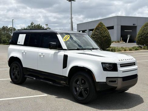 Used 2024 Land Rover Defender 110 X-Dynamic SE AWD/4WD image 7