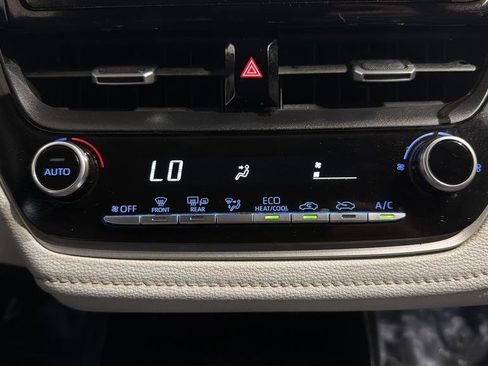 Used 2020 Toyota Corolla SE image 27