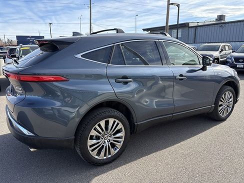 Used 2021 Toyota Venza image 5