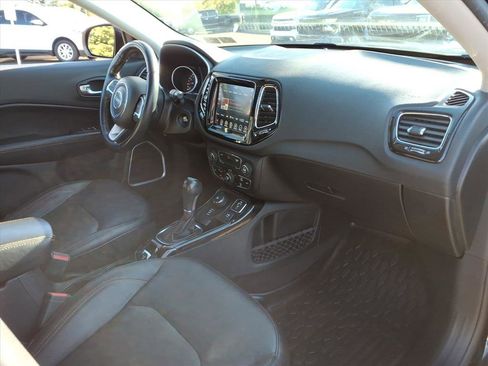 Used 2018 Jeep Compass Limited image 12