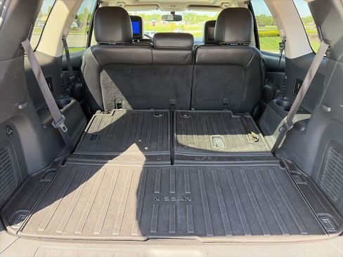 Used 2017 Nissan Pathfinder Platinum w/ Family Entertainment Package image 46