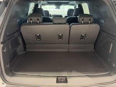 New 2026 Chevrolet Traverse LT w/ Sun and Wheel Package AWD/4WD image 14