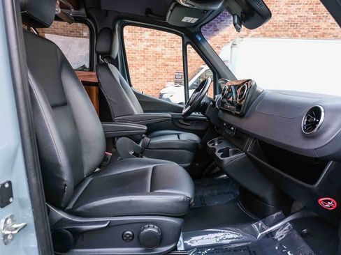 Used 2023 Mercedes-Benz Sprinter 2500 image 16