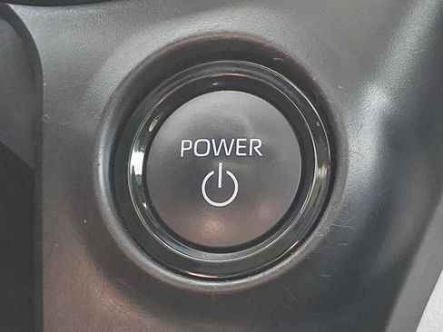 Certified 2025 Toyota Sienna XLE FWD image 25