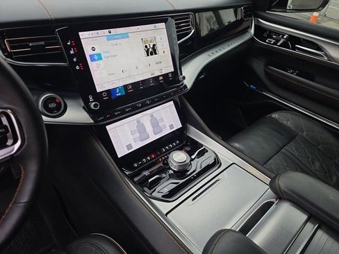 Used 2023 Jeep Grand Wagoneer L Series III image 25