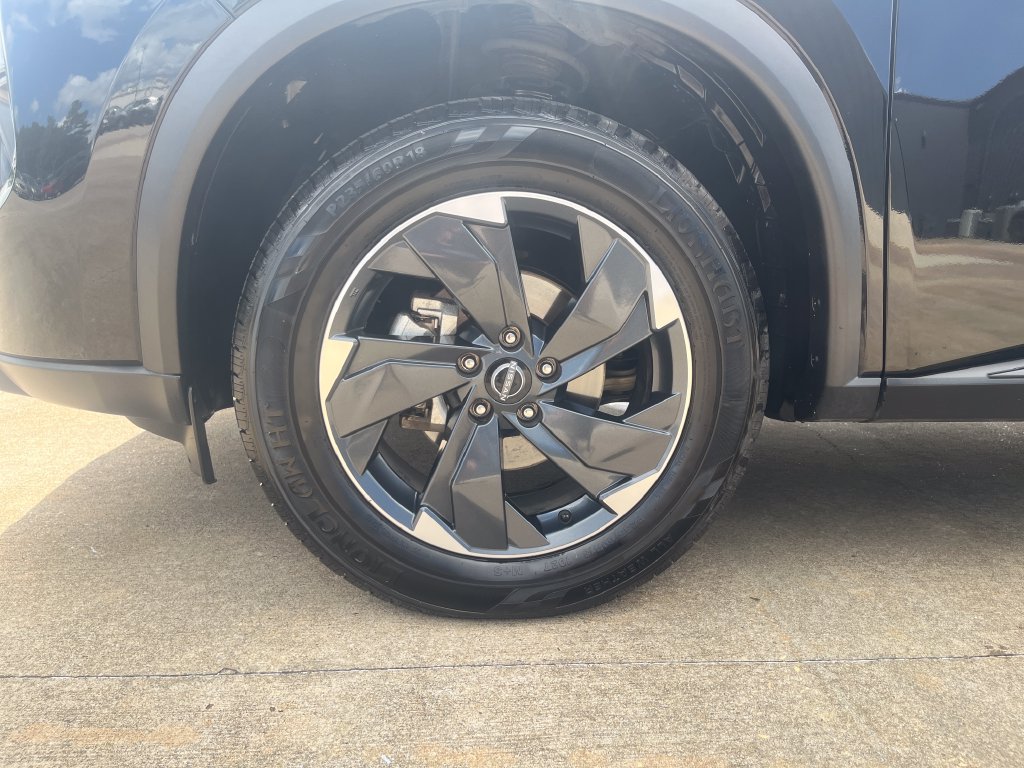 Certified 2025 Nissan Rogue SV AWD/4WD image 24