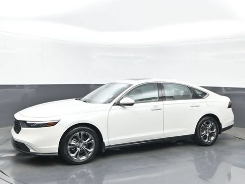 Used 2023 Honda Accord EX image 2