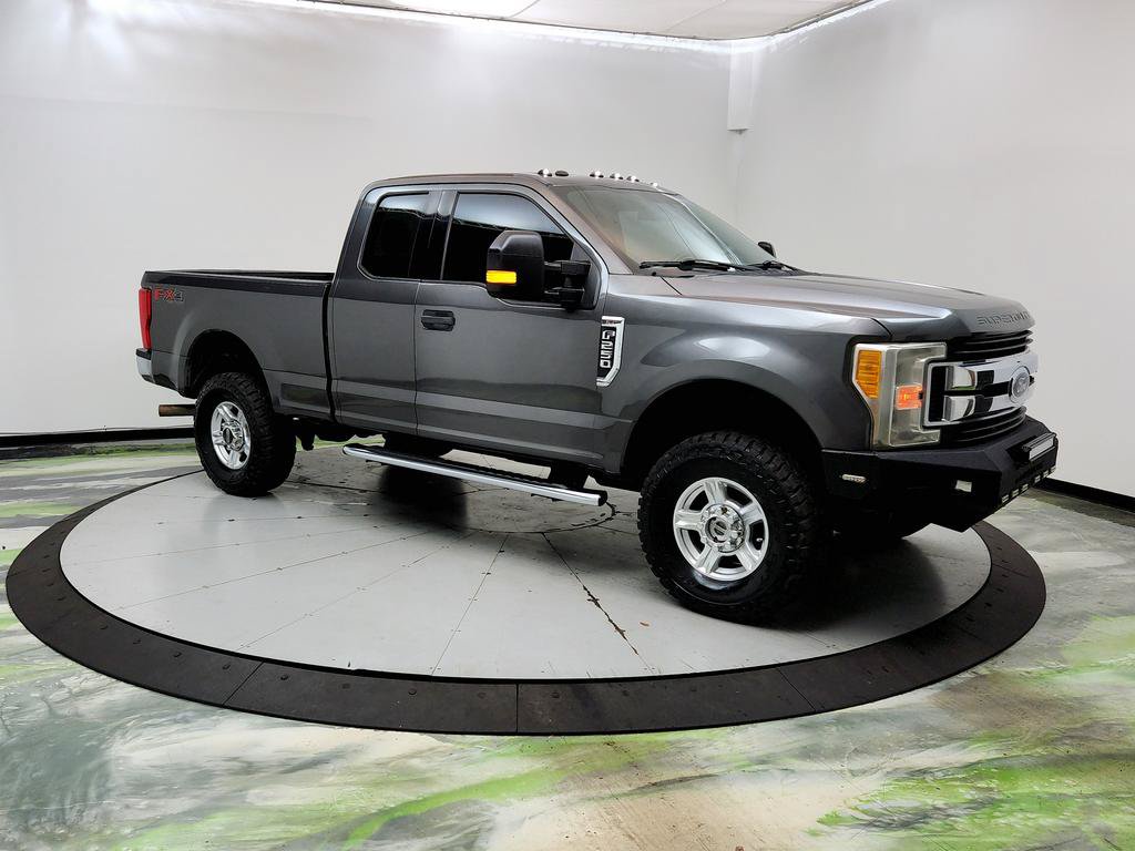 Used 2017 Ford F250 XLT w/ XLT Value Package AWD/4WD image 3