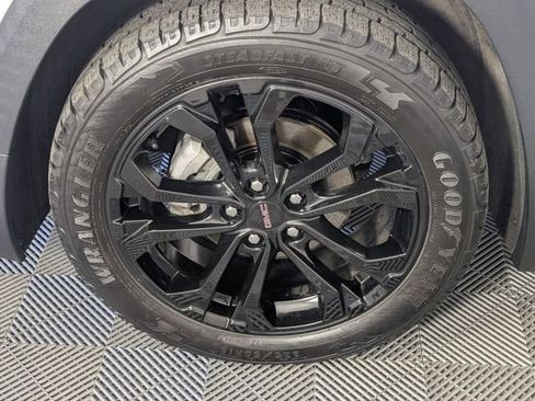 Used 2022 GMC Terrain SLT w/ Elevation Edition FWD image 8