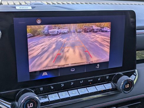 Used 2023 Chevrolet Colorado Z71 w/ Z71 Convenience Package 2 image 21