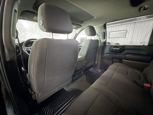 Used 2022 Chevrolet Silverado 2500 Custom w/ Custom Value Package image 9