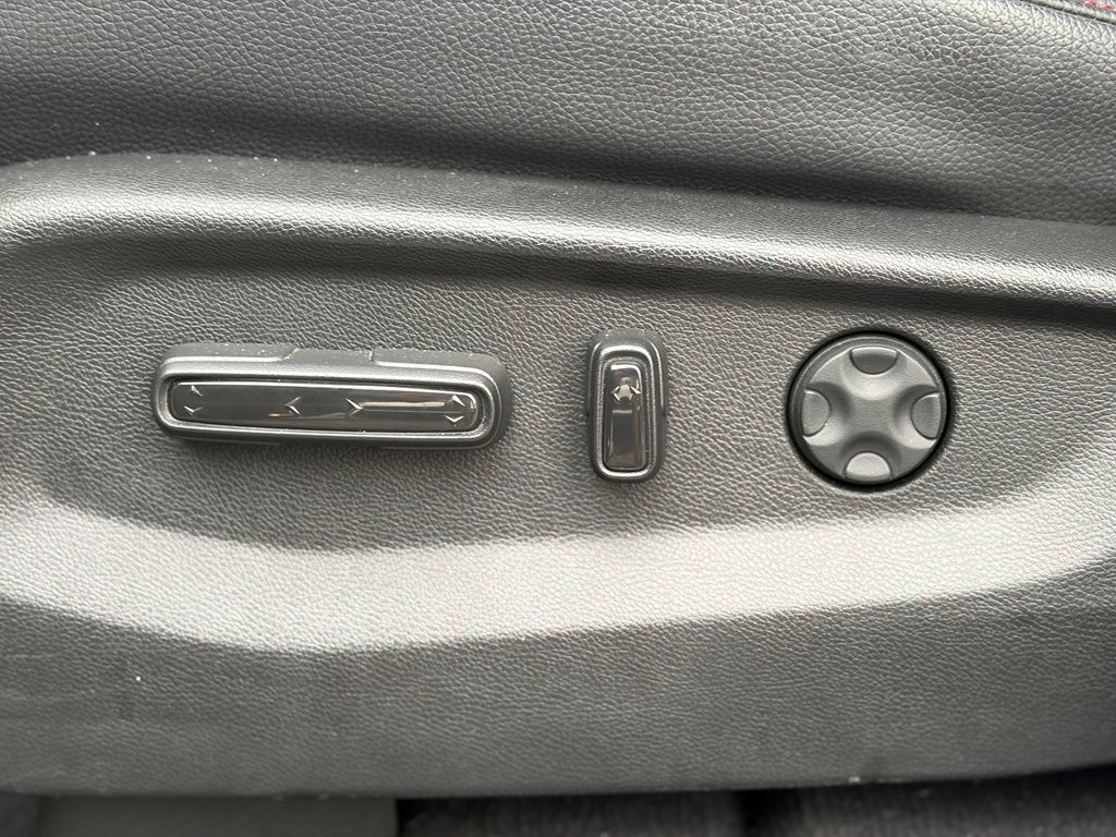 Used 2025 Honda Odyssey Sport-L image 29