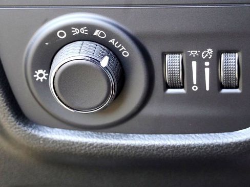 New 2025 Jeep Grand Cherokee L Altitude image 22