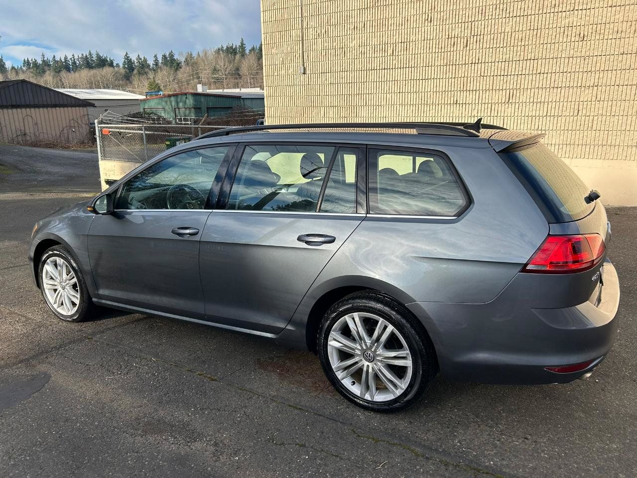 Used 2015 Volkswagen Golf TDI SE FWD image 7