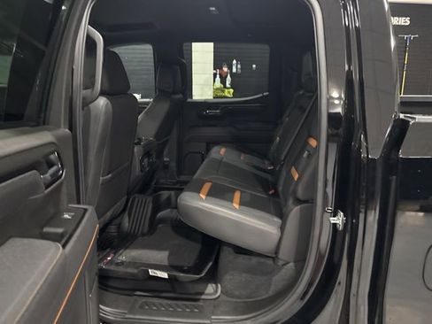 Used 2025 GMC Sierra 1500 AT4 image 28