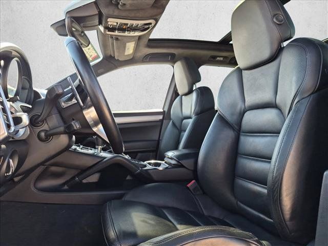 Used 2015 Porsche Cayenne Turbo w/ Premium Plus Package AWD/4WD image 17