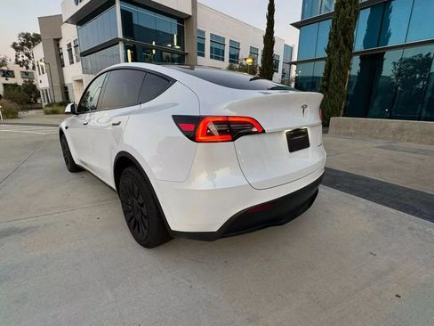 Used 2022 Tesla Model Y Performance AWD/4WD image 4