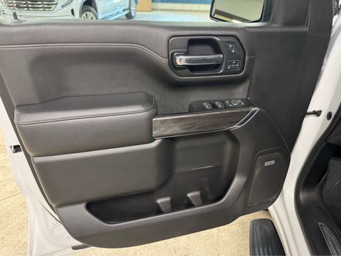 Used 2019 Chevrolet Silverado 1500 LTZ w/ LTZ Premium Package image 15