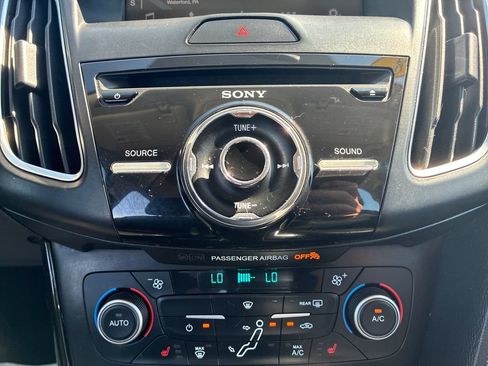 Used 2018 Ford Focus Titanium FWD image 23