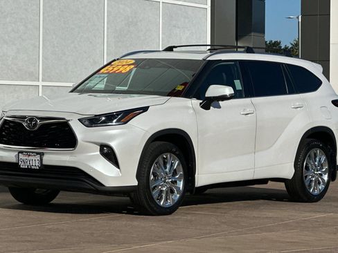 Used 2024 Toyota Highlander Limited image 8