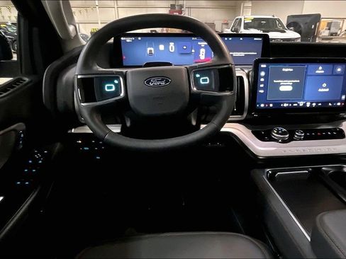 Certified 2025 Ford Expedition Max Active image 5