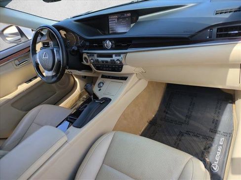 Used 2014 Lexus ES 350 w/ Luxury Package FWD image 22