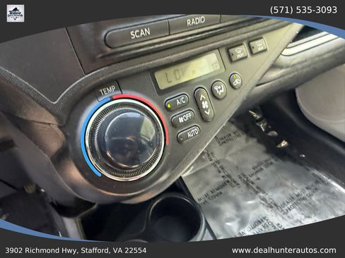 Used 2014 Toyota Prius C Two FWD image 27